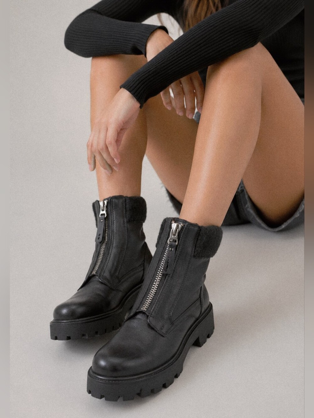 Zodiac Soren Black Combat Boots, Size 10